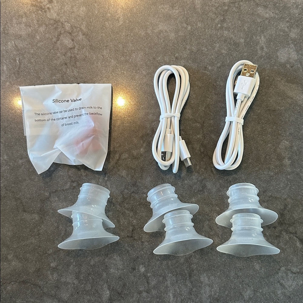 Momcozy M6 Breast Pump Set - Picture 4 of 4